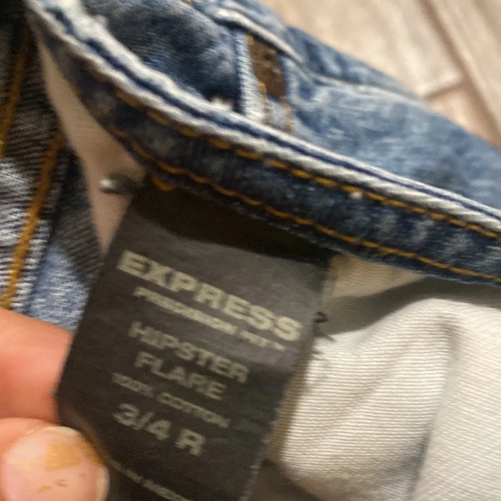 Express Hispter light wash flare jeans vintage 3/4